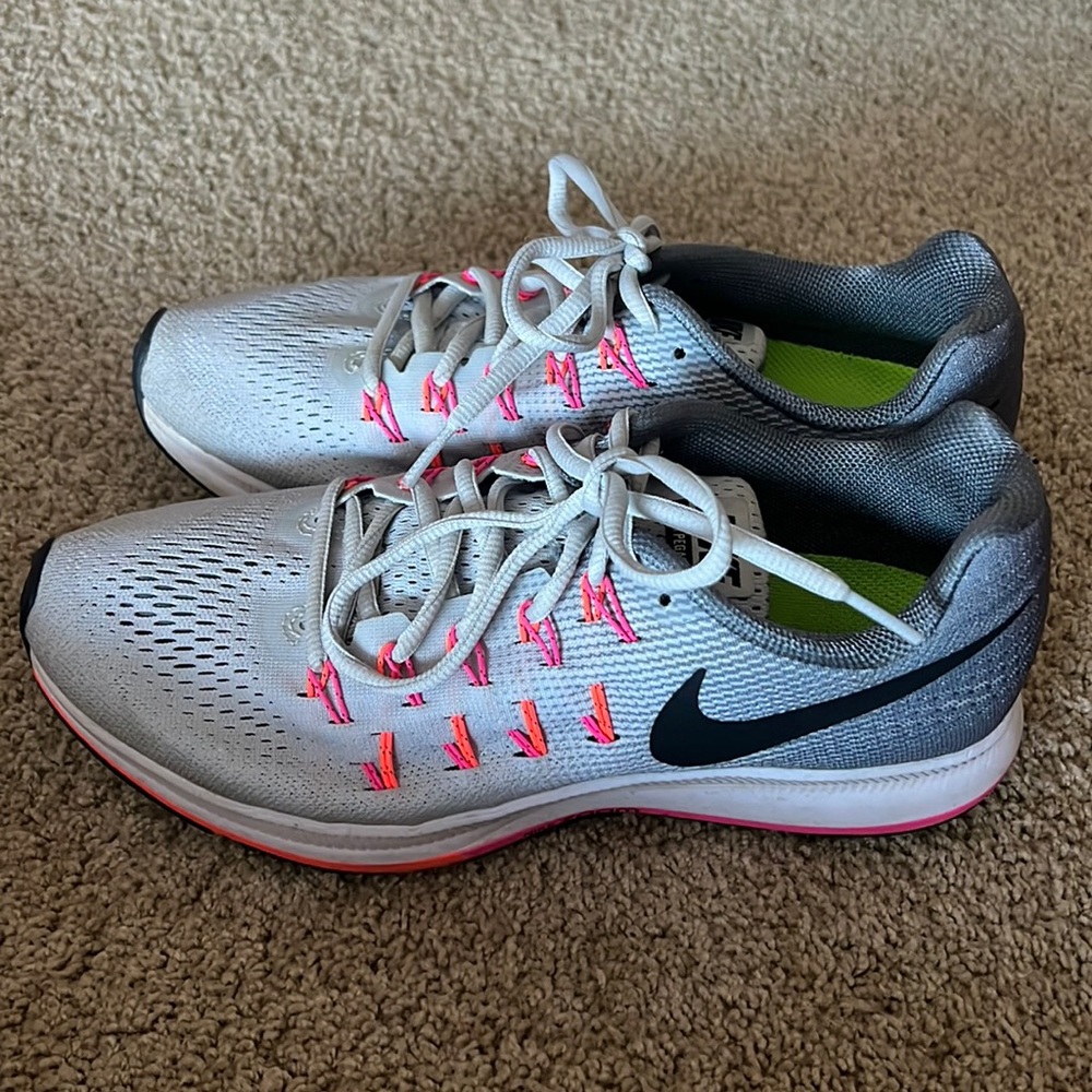 Nike zoom Pegasus 33 (size 9)